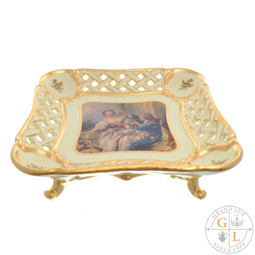 Блюдо квадратное на маленькой ножке Bruno Costenaro Boucher Ceramiche 31*31*9см